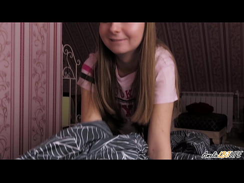 ❤️ Blondie ជញ្ជក់ BFF របស់នាងយ៉ាងជ្រៅ ហើយច្របាច់ចូលមាត់របស់នាង ️❌ វីដេអូសិច នៅសិច km.porn-milf300.ru ️❤